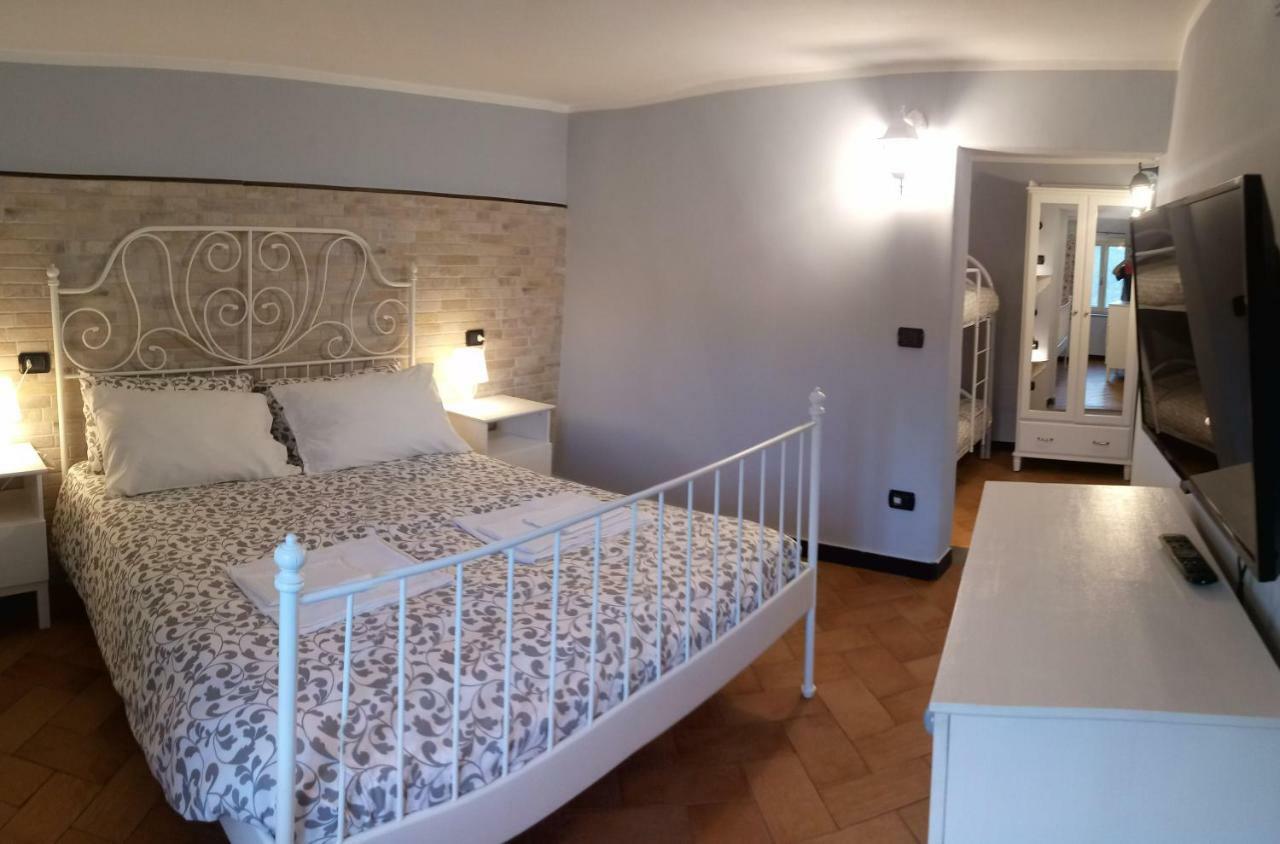 Contrada Casa Vacanze Apartman Vado Ligure Kültér fotó
